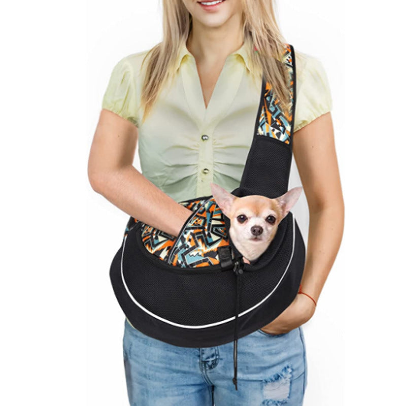 Outdoor Pet Carrying Crossbody Bag – Stylish Portable Shoulder Carrier for Dogs & Cats