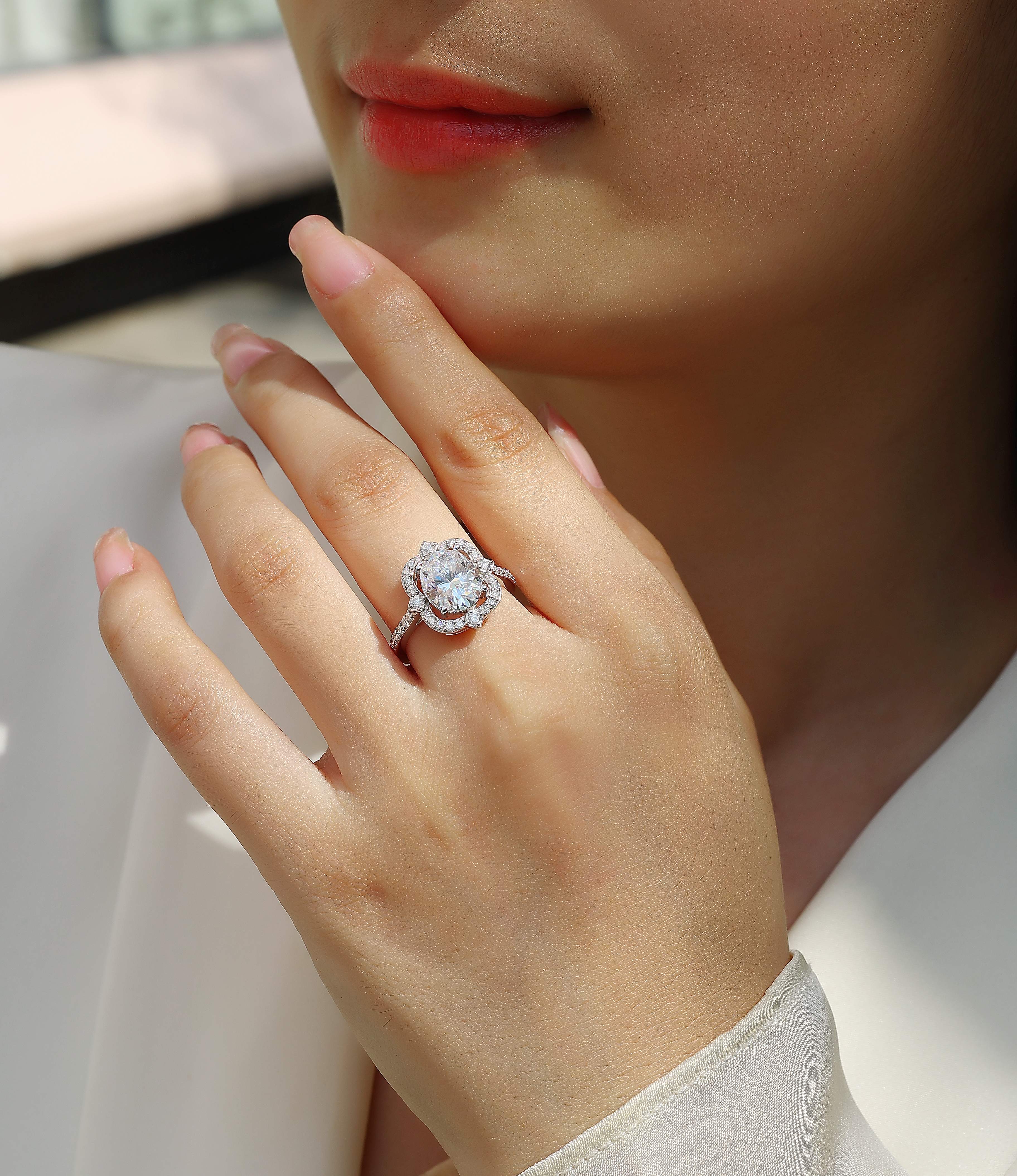 Camellia Moissanite Ring – S925 Silver Gold-Plated Elegance